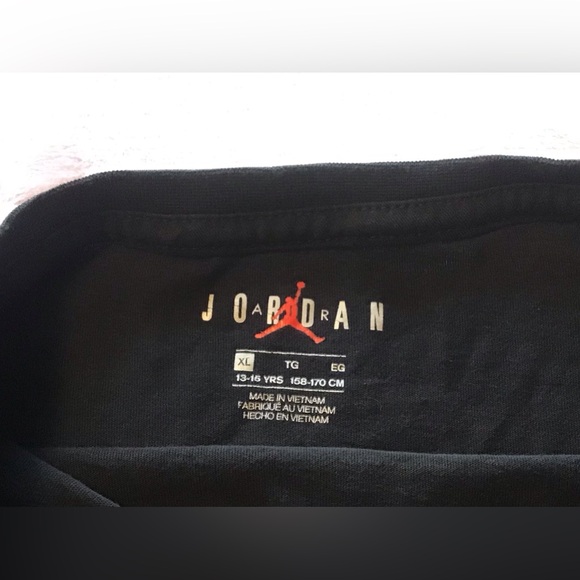 ✨✨ Air Jordan Nike Tee Size XL ✨✨ - Picture 3 of 4